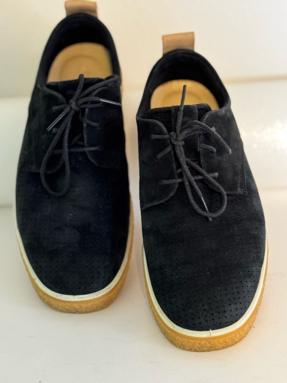Ecco Women’s Black Perforated Suede Lace Up Sneakers Comfy Crepe Sole Size 7